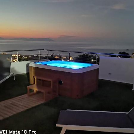 Loft Incantevole Con Idromassaggio Esterno Privato Патти Экстерьер фото