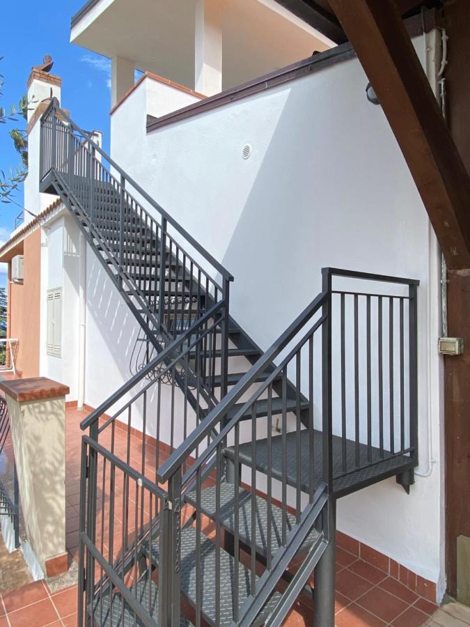 Loft Incantevole Con Idromassaggio Esterno Privato Патти Экстерьер фото